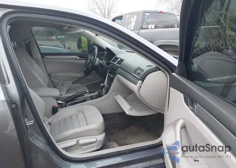 2015 Volkswagen Passat 1.8T Se z USA, uszkodzony, nr VIN 1VWBS7A39FC030106